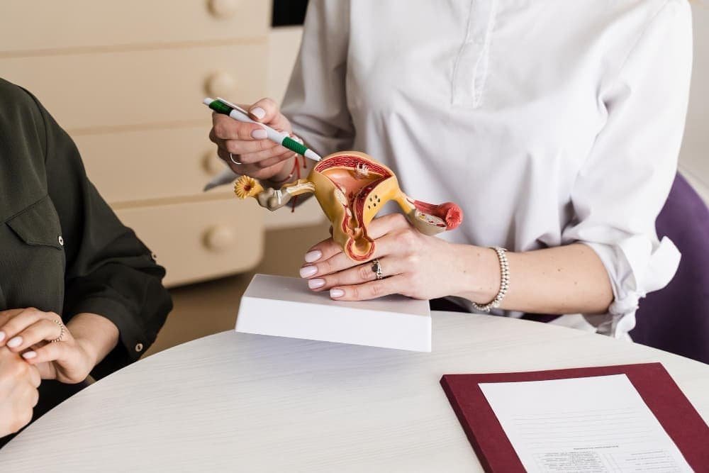 كيف تتم قسطرة الرحم؟ دليلك الكامل لفهم الإجراء خطوة بخطوة